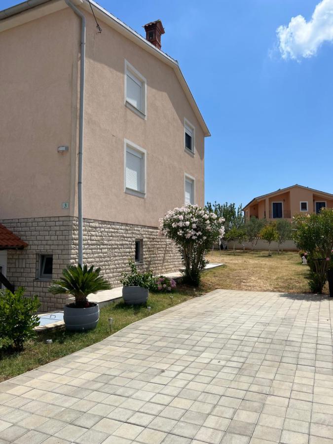Apartments Ban Galižana Buitenkant foto