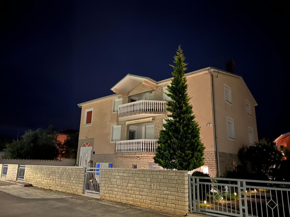 Apartments Ban Galižana Buitenkant foto